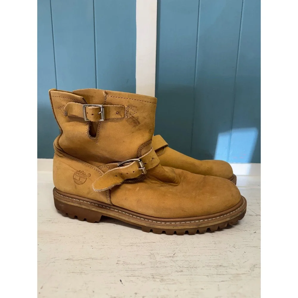 Timberland Mens 10.5 Leather Engineer Boots Wheat Nubuck Double Buckle Lug Sole
